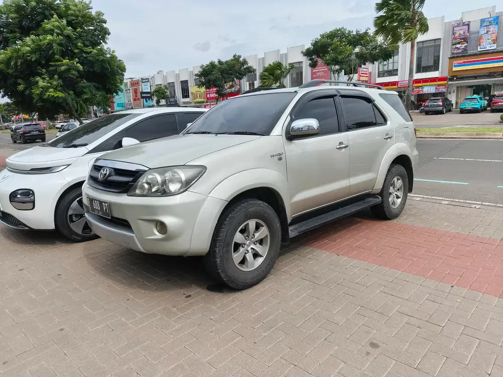 Toyota Fortuner 2005 Bensin