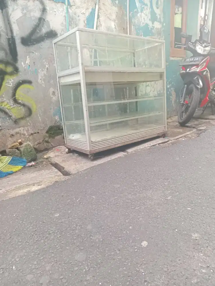 Etelase kaca 3 susum