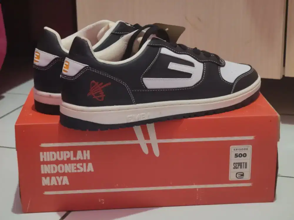 Sepatu Emba Footwear Limited Edition
