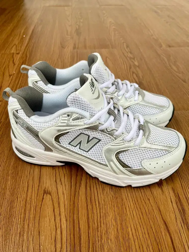 Sepatu sneaker NB 530 size 41