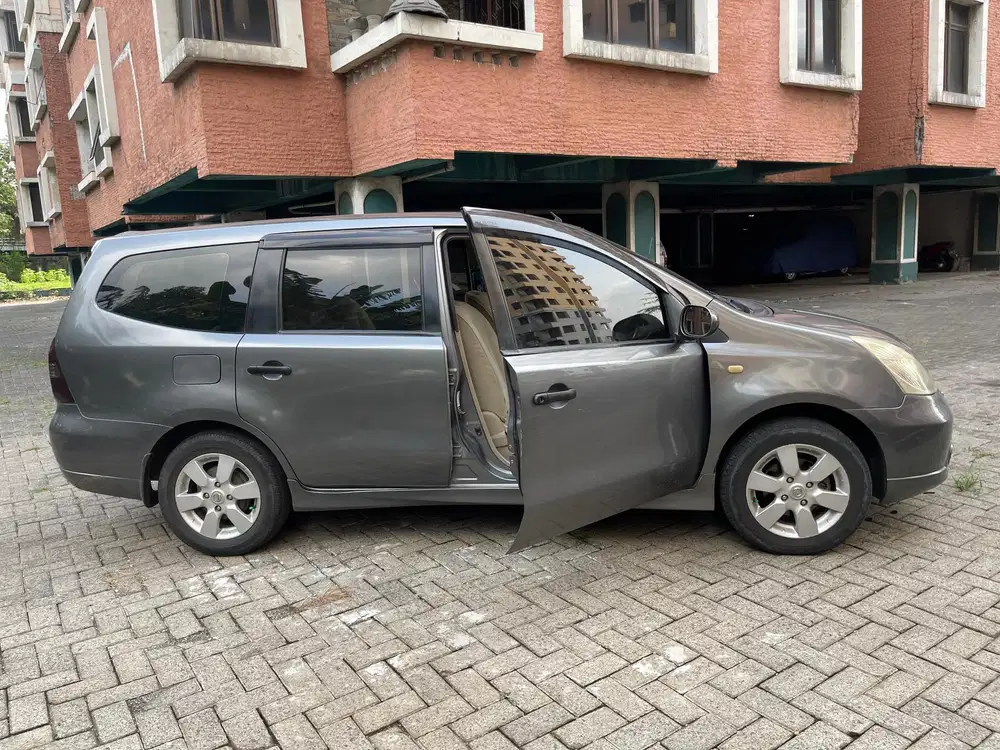 Nissan Grand livina 2007 Bensin
