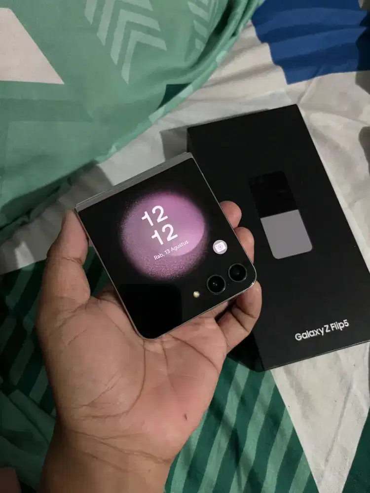 Samsung z flip5 8/512 gb sein