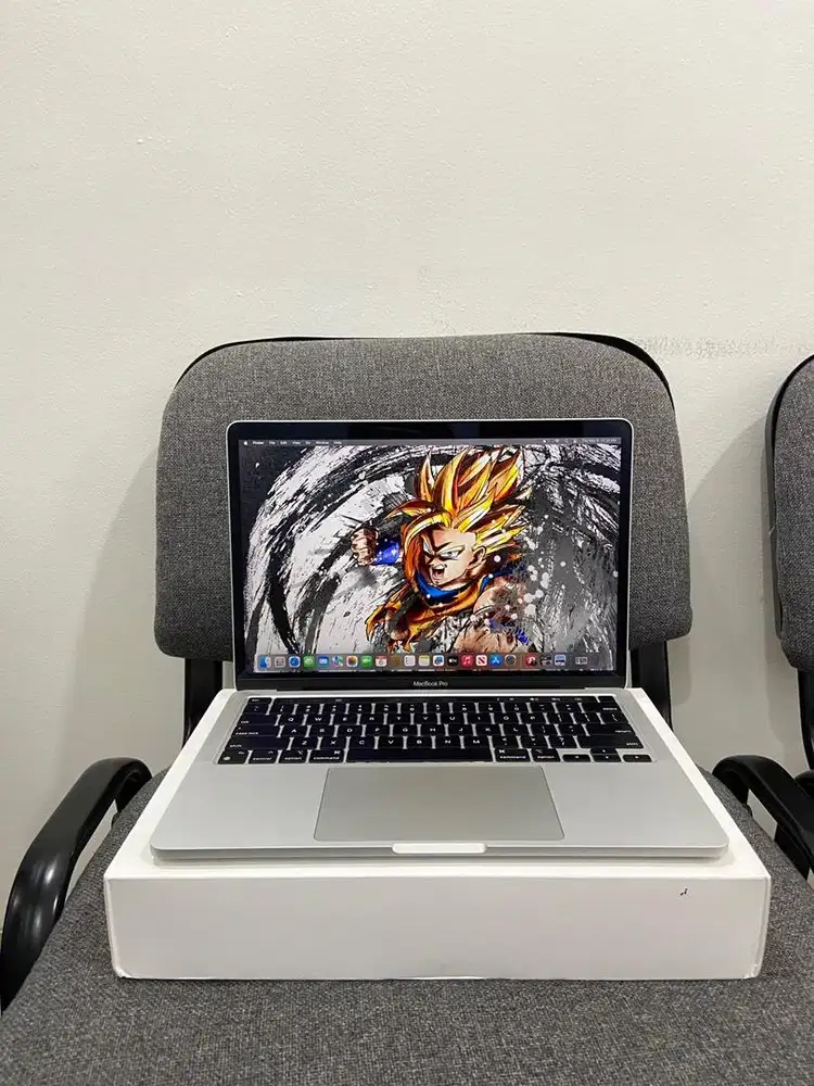 MacBook Pro M1 2020 8/256 Fullset