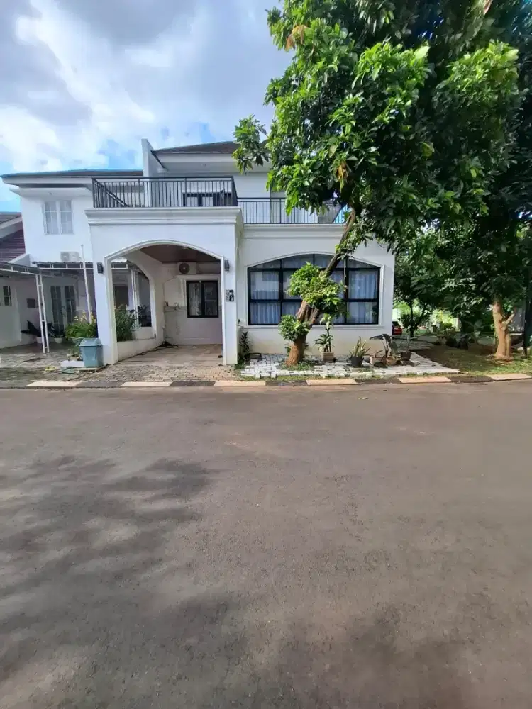 Rumah di kota wisata , hoek