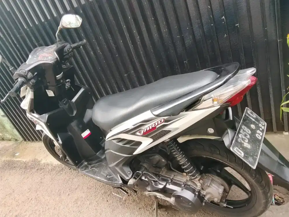 Vario techno 2011 karbu  standaran mesin bagus