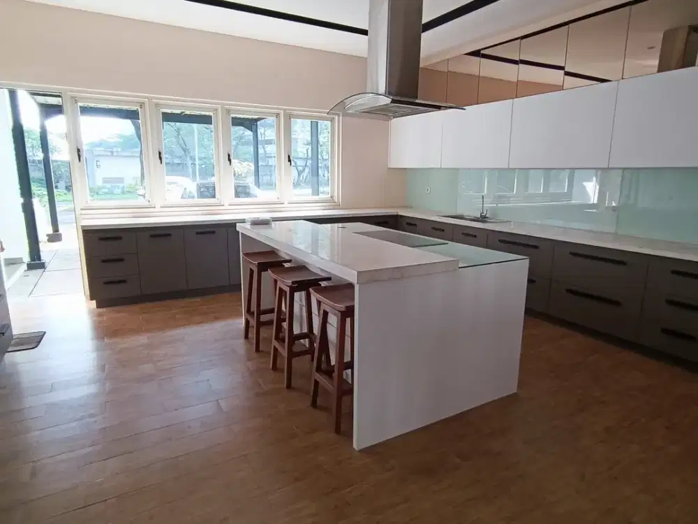 DIJUAL RUMAH Sutera Aruna, Alam Sutera Tangsel, Ada Swimming Pool