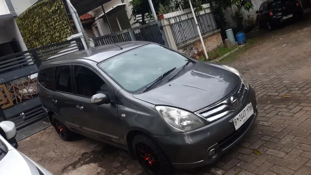 Nissan Livina 2012 Bensin