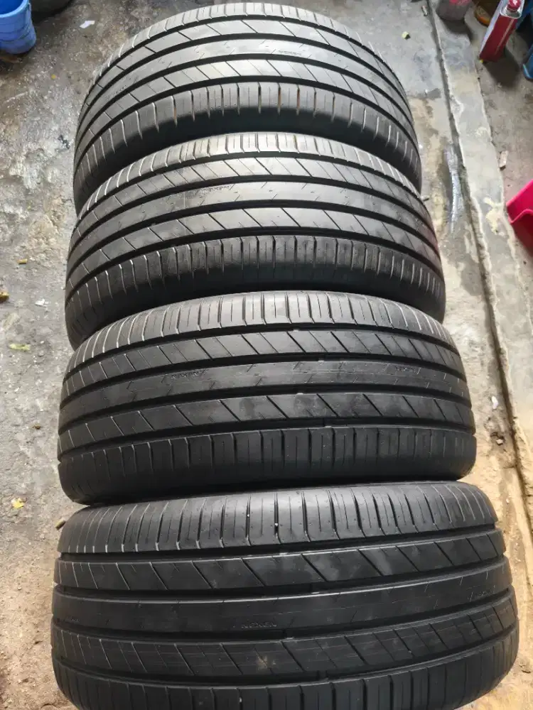 Nexen 255 45 R20