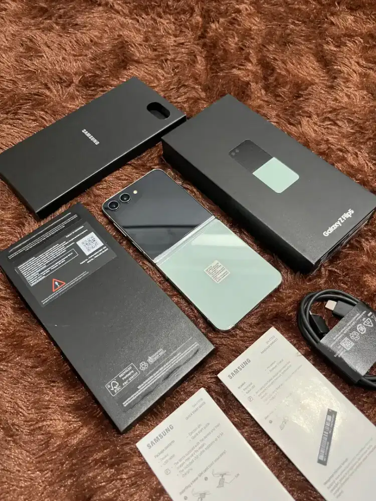 Samsung Z Flip 5 8/512GB SEIN Mulus Fullset Original - Mint