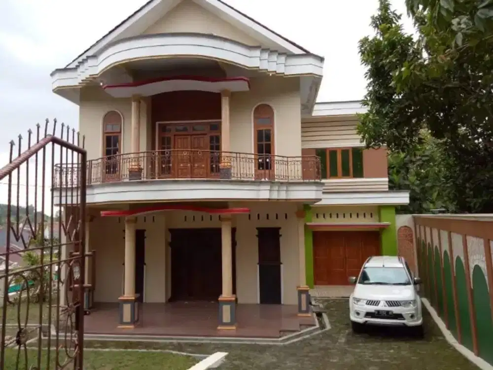 Rumah 2 Lantai Hook di Bukit Flamboyan Sendangmulyo