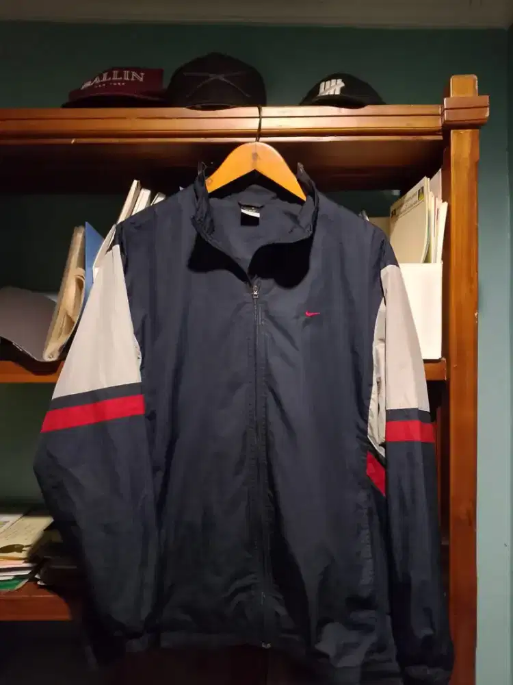 Jaket wb nike uk xl layak pakai