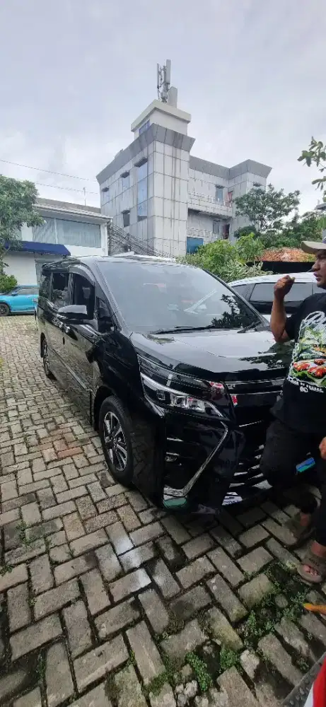 Voxy terawat dan record Auto2000