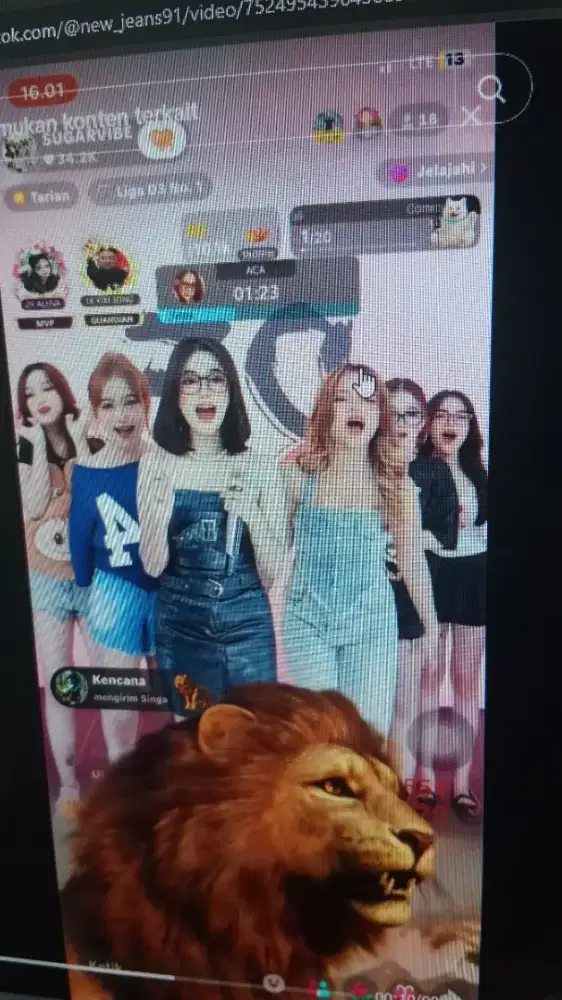 Loker host live dance