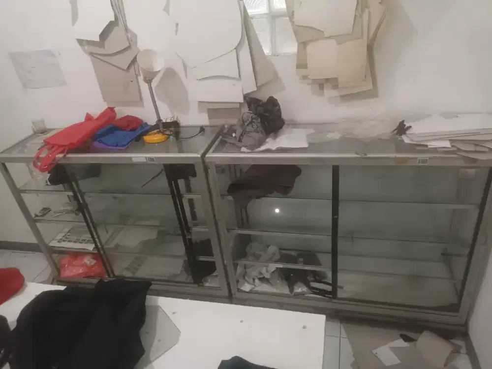 Dijual cepat etalase