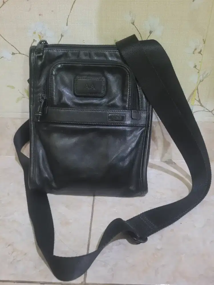 Tumi Pocket Leather Authentic