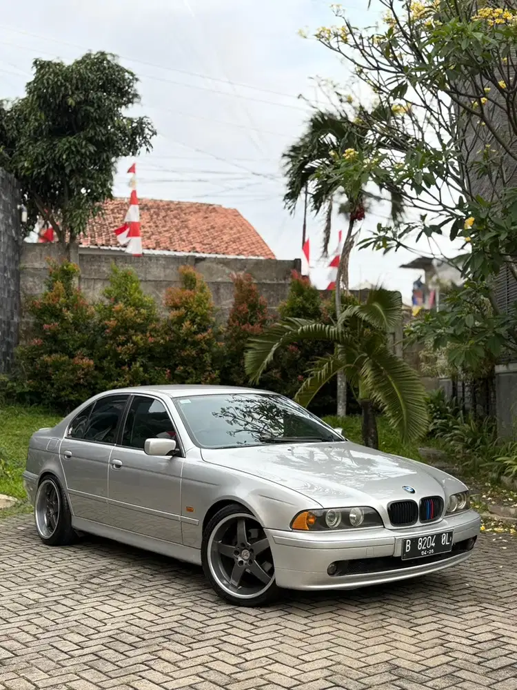 BMW 525i 2001 Bensin