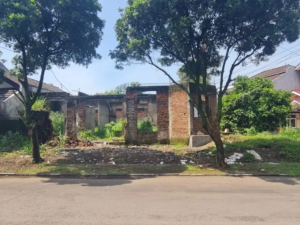 Turun harga Jual Tanah Posisi Hook 255 m2 di Perumahan Istana Kawaluyaan Buah Batu