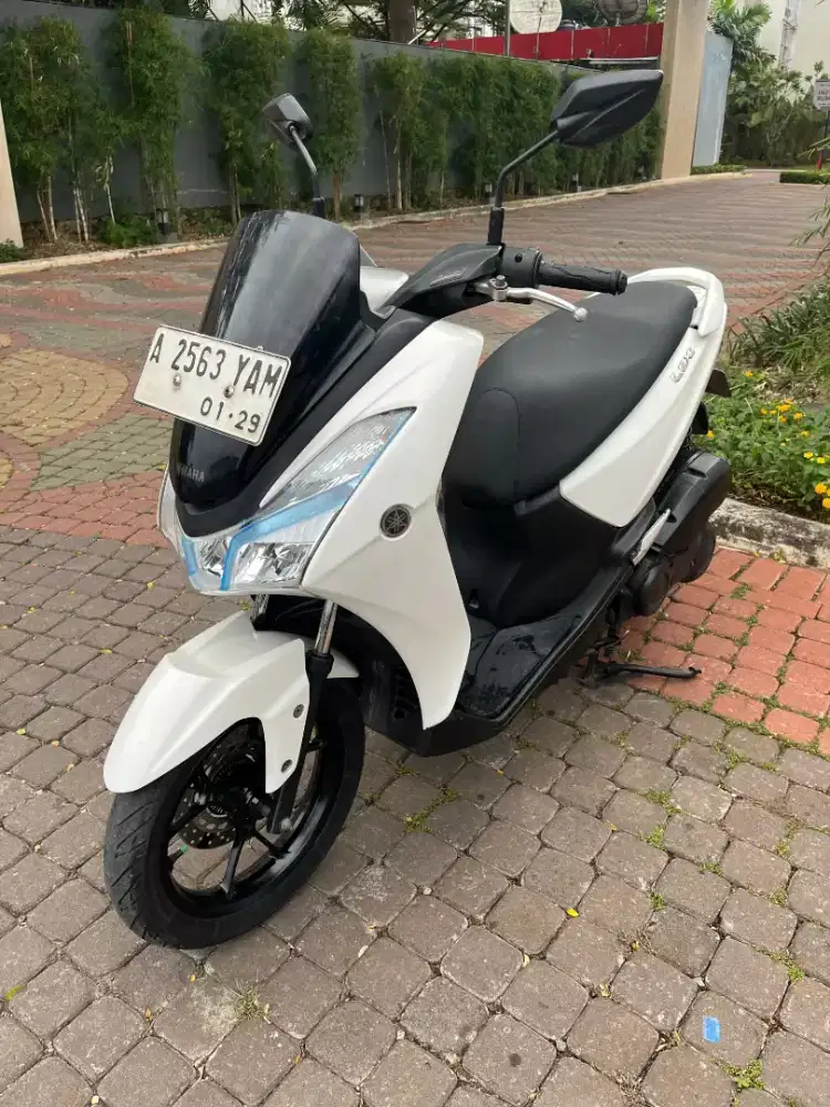 Lexi 125 Cc Kunci Putih Glossy