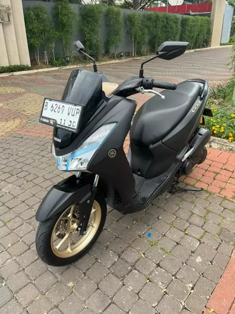 Yamaha Lexi S Keyles Hitam Doff