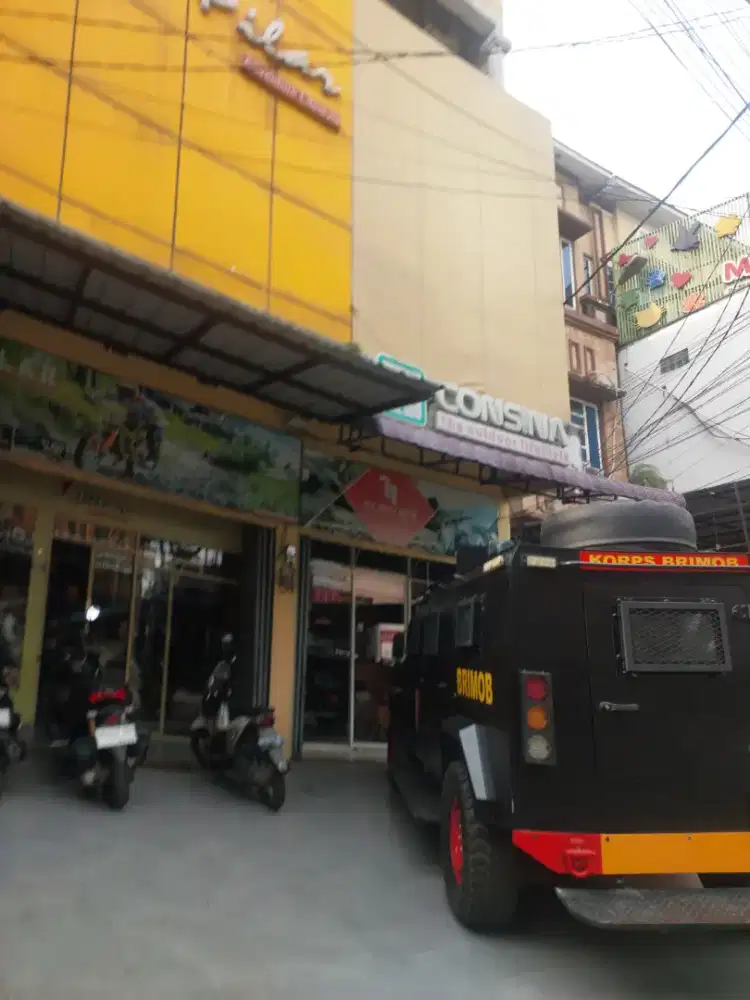 Ruko Gandeng 2 di Jalan Halat Medan