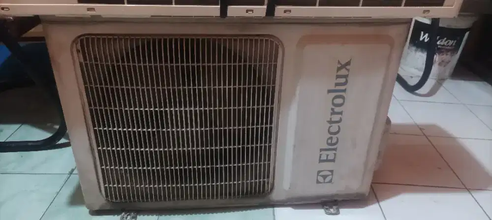 AC Electrolux 1pk (1 set)