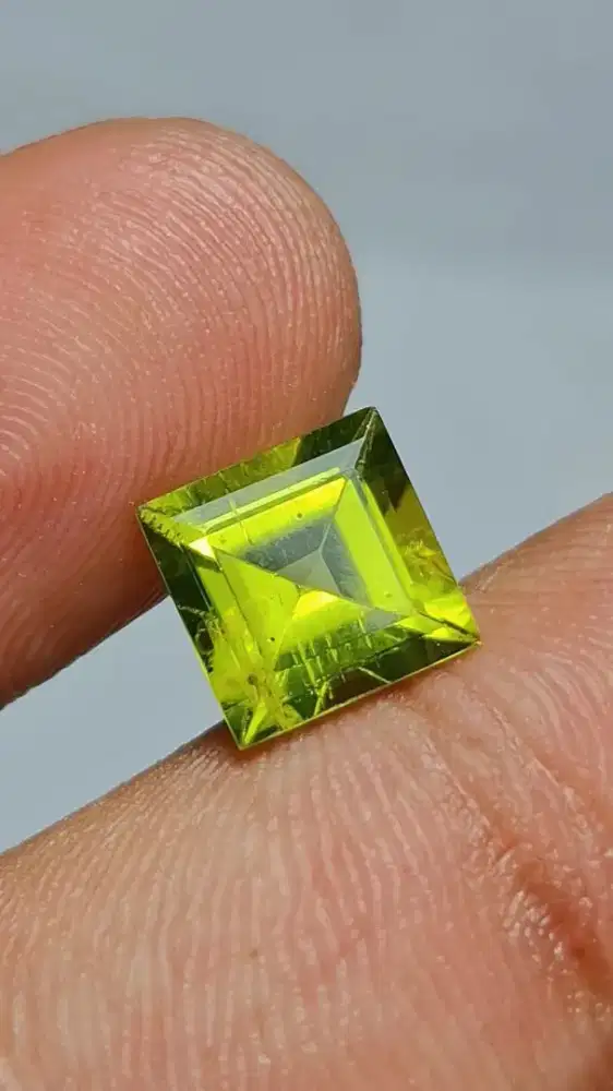 Natural peridot