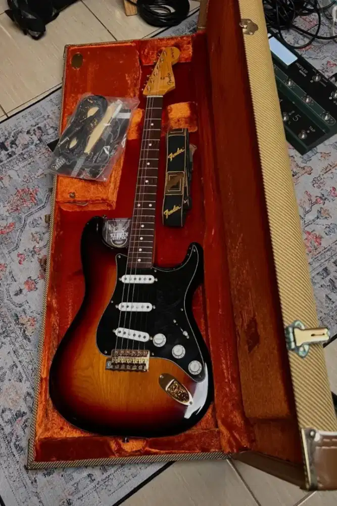 Gitar Fender Signature SRV made USA Lengkap thn 2010 Like New