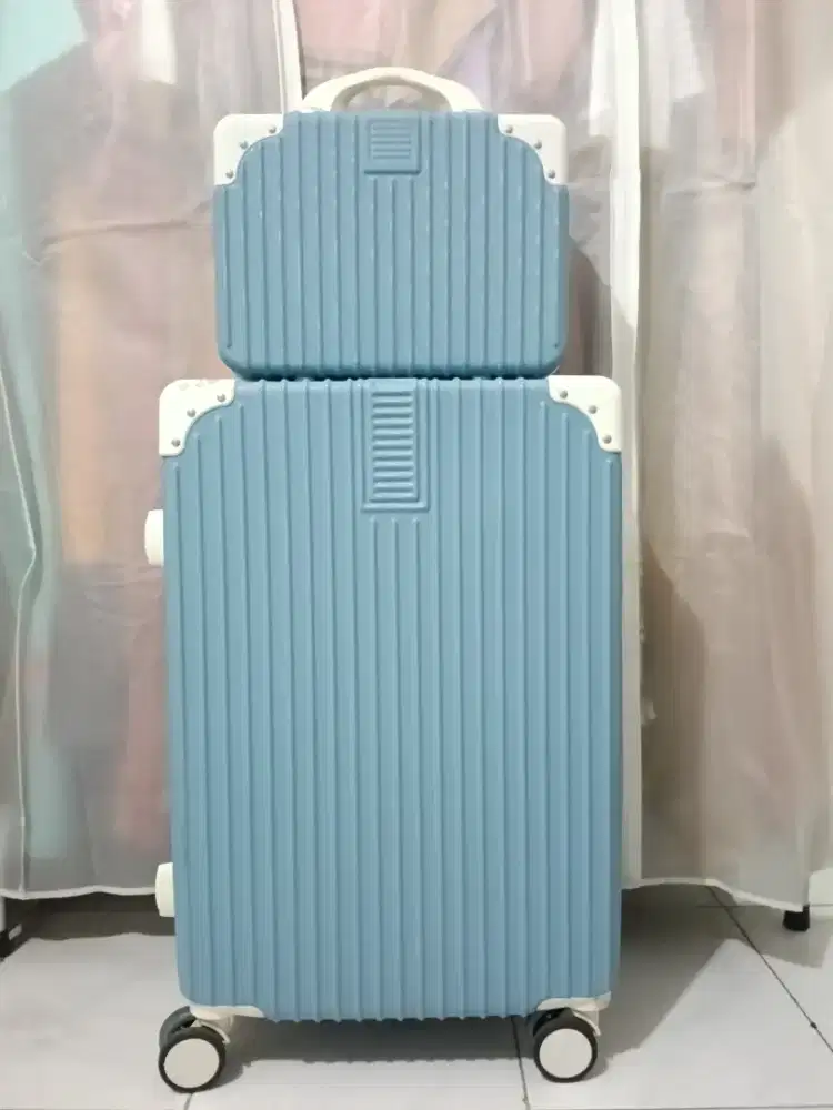 Koper 24 inch + koper kosmetik