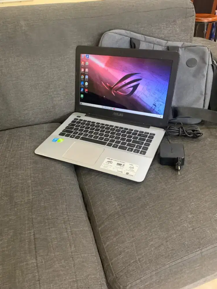 Laptop second asus ram 12 intel i5 ssd 256 double vga