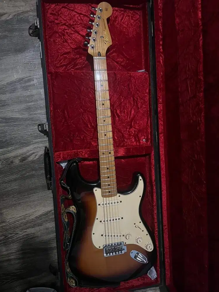 GITAR FENDER STRATOCASTER ORI