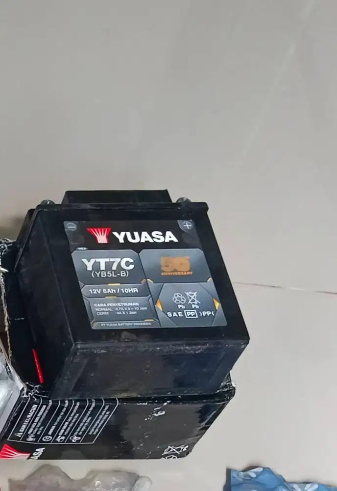 Aki yuasa second like new