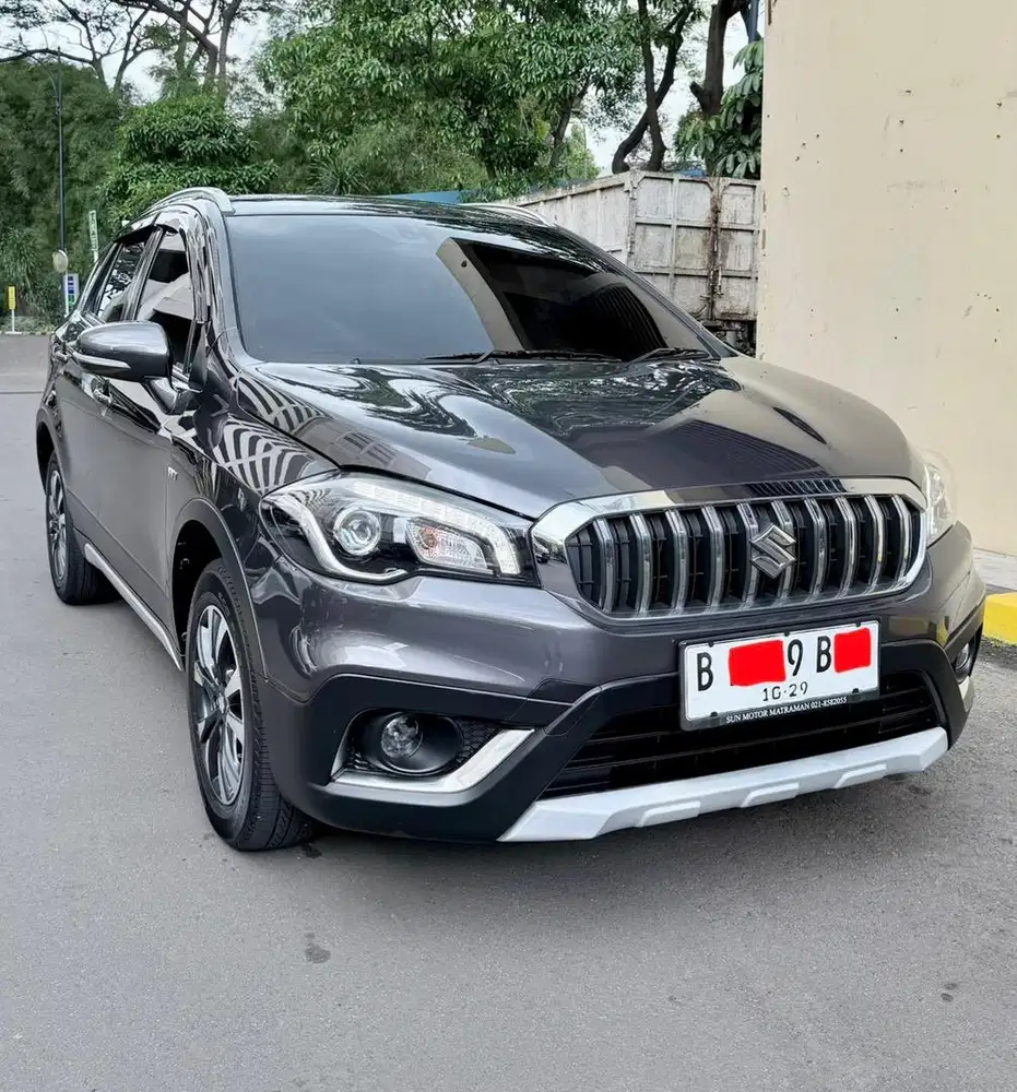 Tdp 8juta New Suzuki SX4 Scross Matic 2018 abuabu