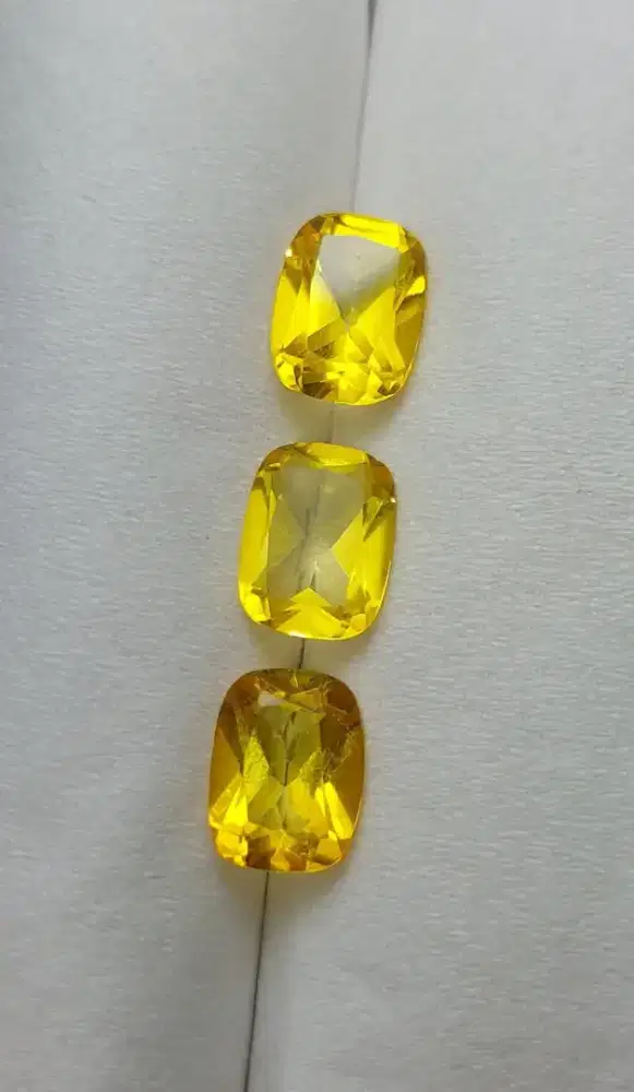 Natural yellow toppas