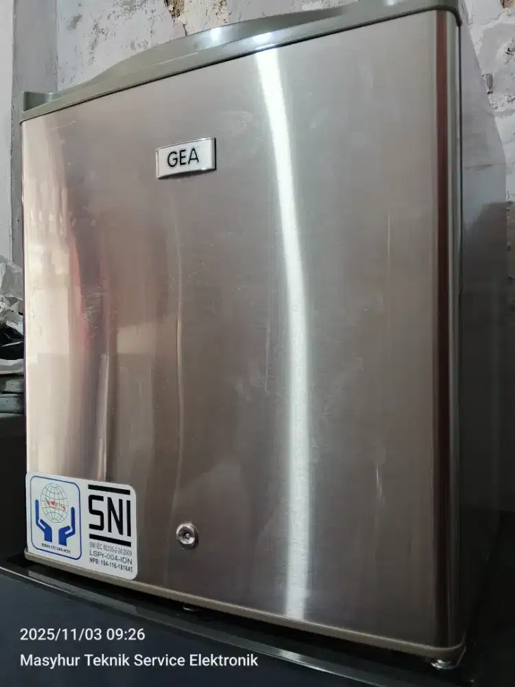 Kulkas mini GEA