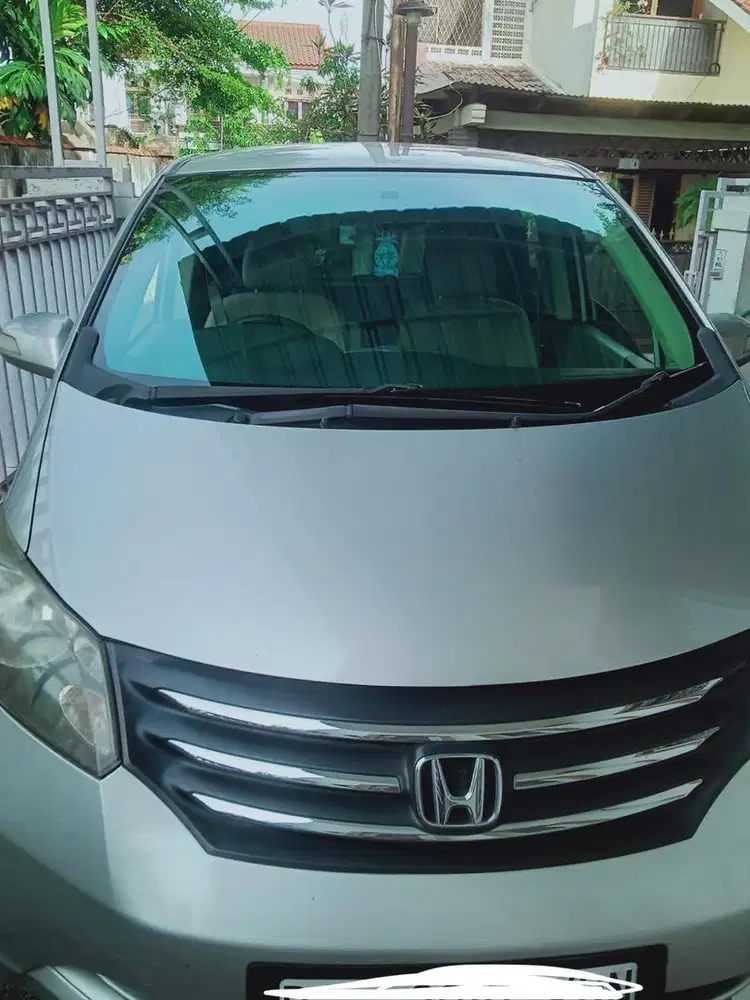 Freed E PSD Automatic 2011