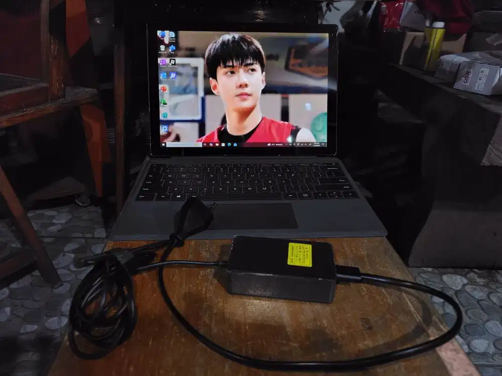 Surface Pro 7: Intel Core i5-1035G4 (10th Gen)/8/256 SSD/QHD - Black