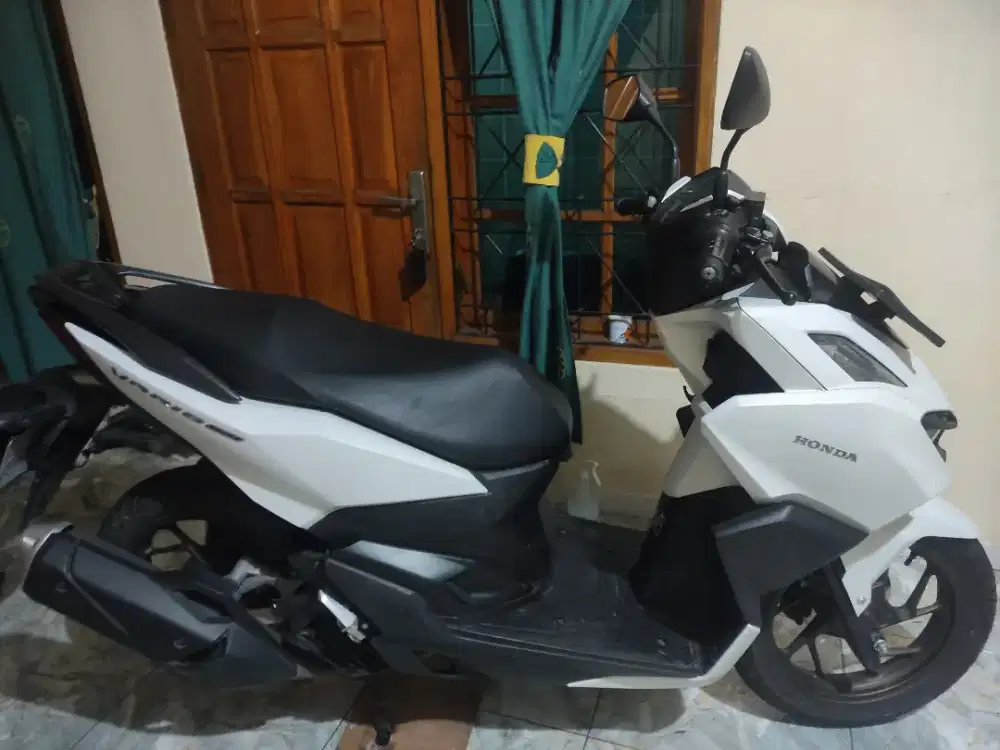 Istimewa low km vario 160 led cbs iss super mulus no minus