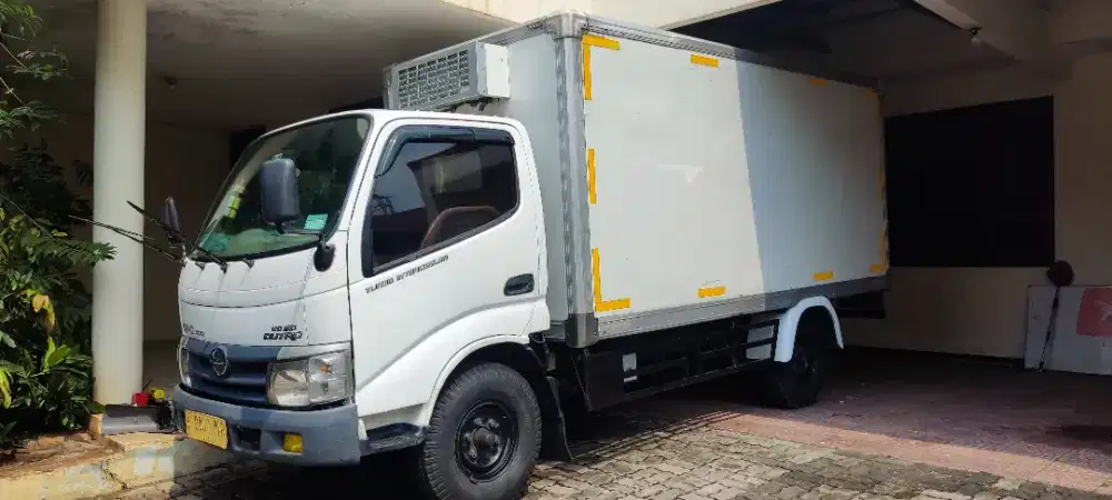 Hino Dutro SDL reefer AC Denso jepang tahun 2016