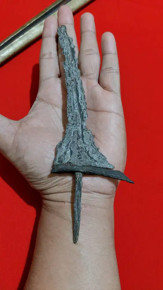 Keris Tilam Meteorit Sepuh