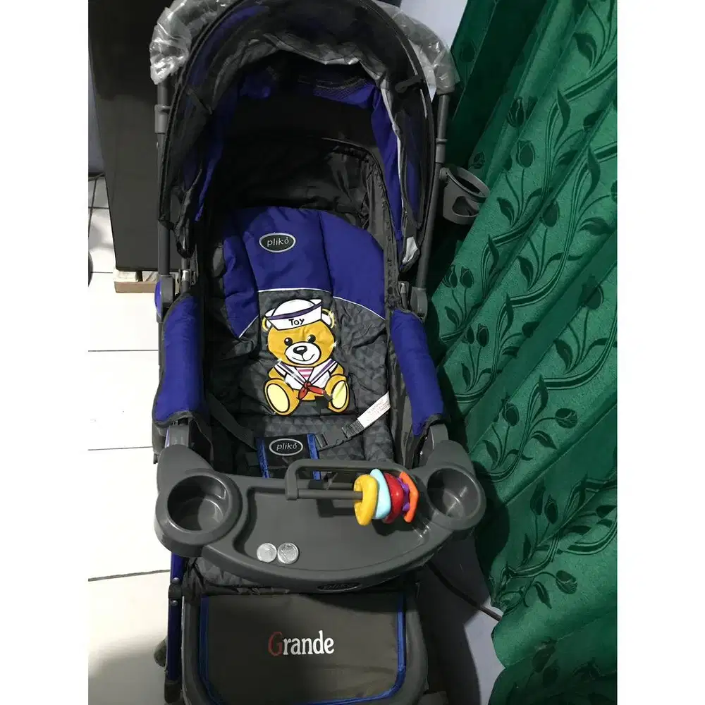 Stroller bayi masih baru