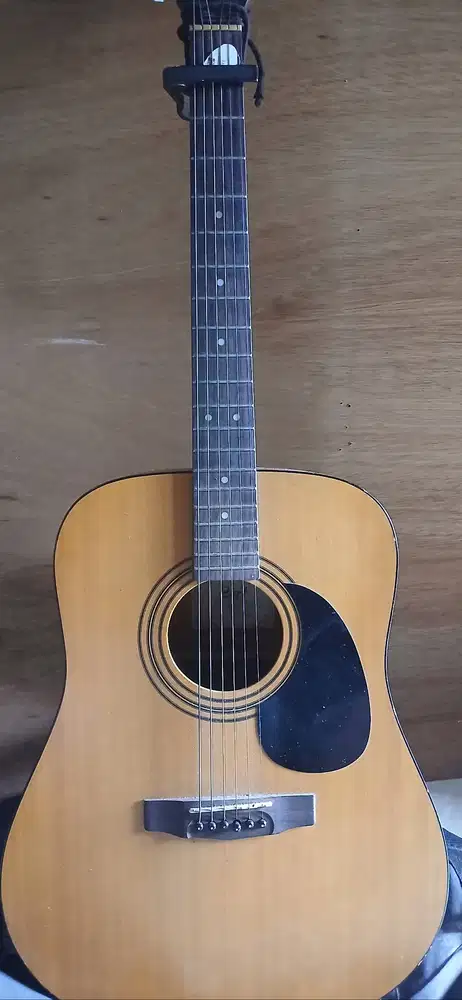 Paket gitar dan bongo