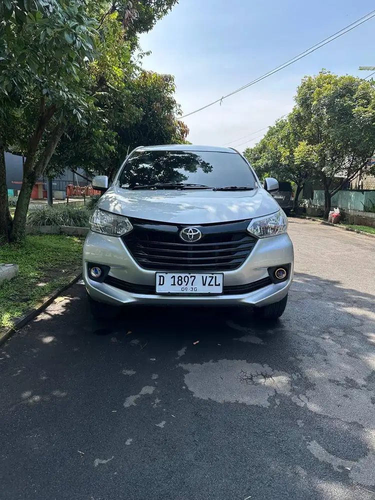 Toyota grand Avanza E up G mt 2015 silver