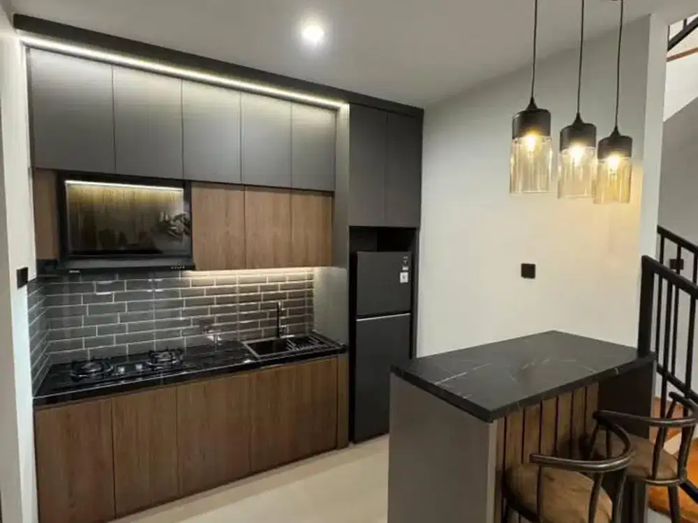 RUMAH MEWAH LENGKAP FURNITURE LOKASI INTI KOTA 4KT 4KM