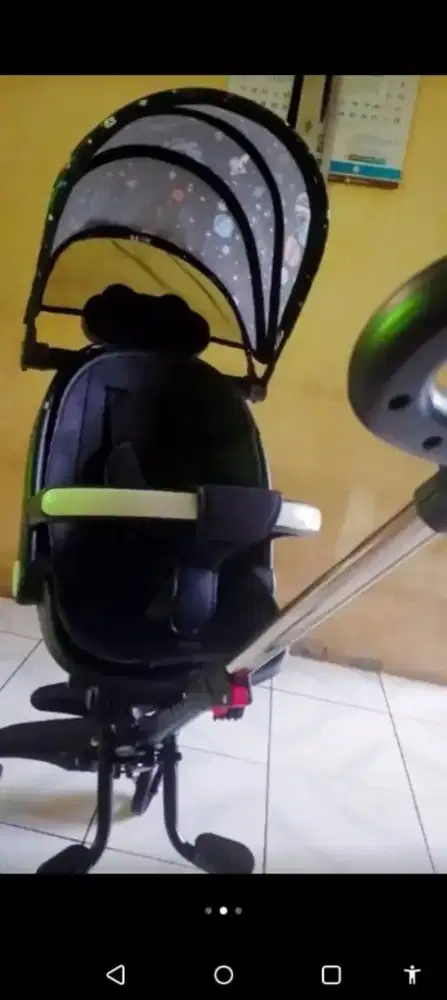 Stroller bayi warna hitam