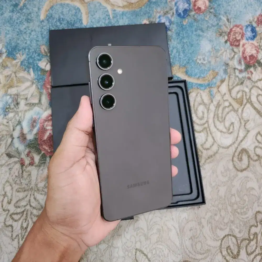 jual samsung s24 FE pemakaian baru per september 2025