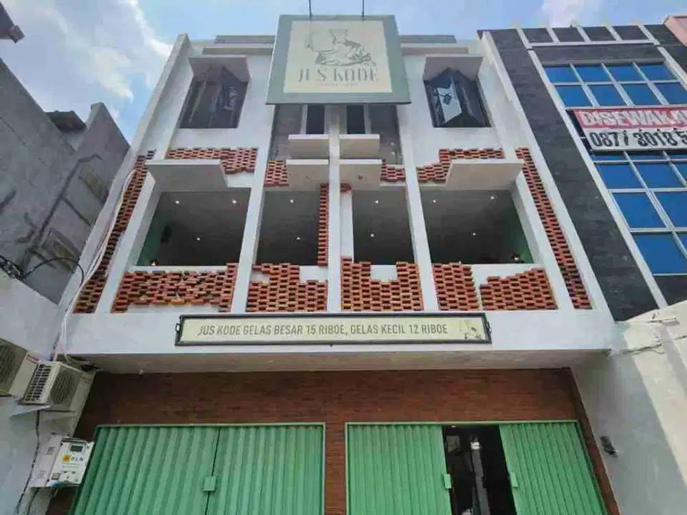 Disewa ruko gandeng 3lantai di Jatiwaringin Raya