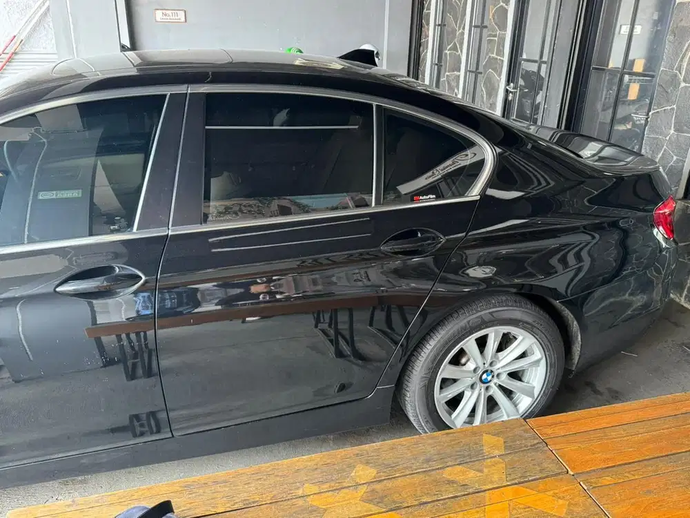 BMW 523i 2011 Bensin