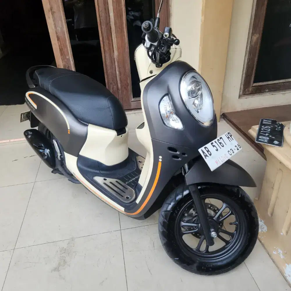 Scoopy 2023 grey Gbm bisa tunai atau kredit