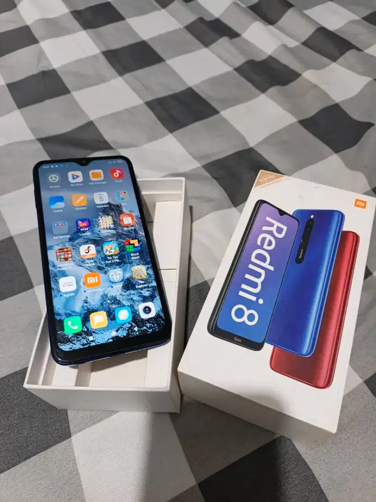 Redmi 8 Ram 4/64gb Ex Resmi Siap pakai