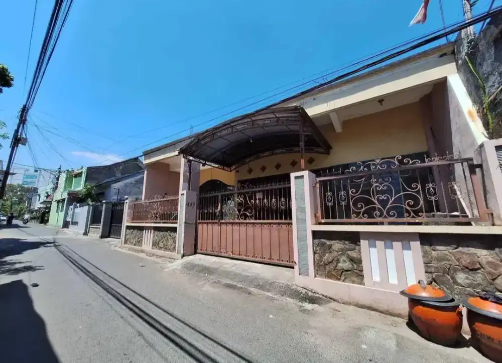 Strategis! Rumah Depan Kampus Unisma Dinoyo